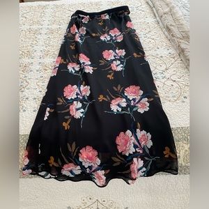 Women’s Maxi Skirt Floral Size XS